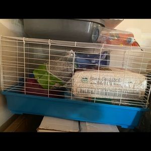 COPY - Guinea pig crate with pink hidie house and water bottle